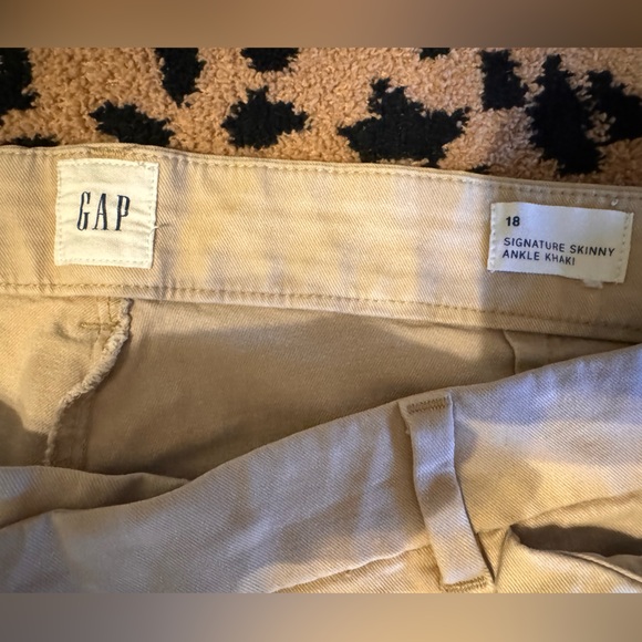 GAP Signature Skinny Ankle Khaki - Picture 3 of 6